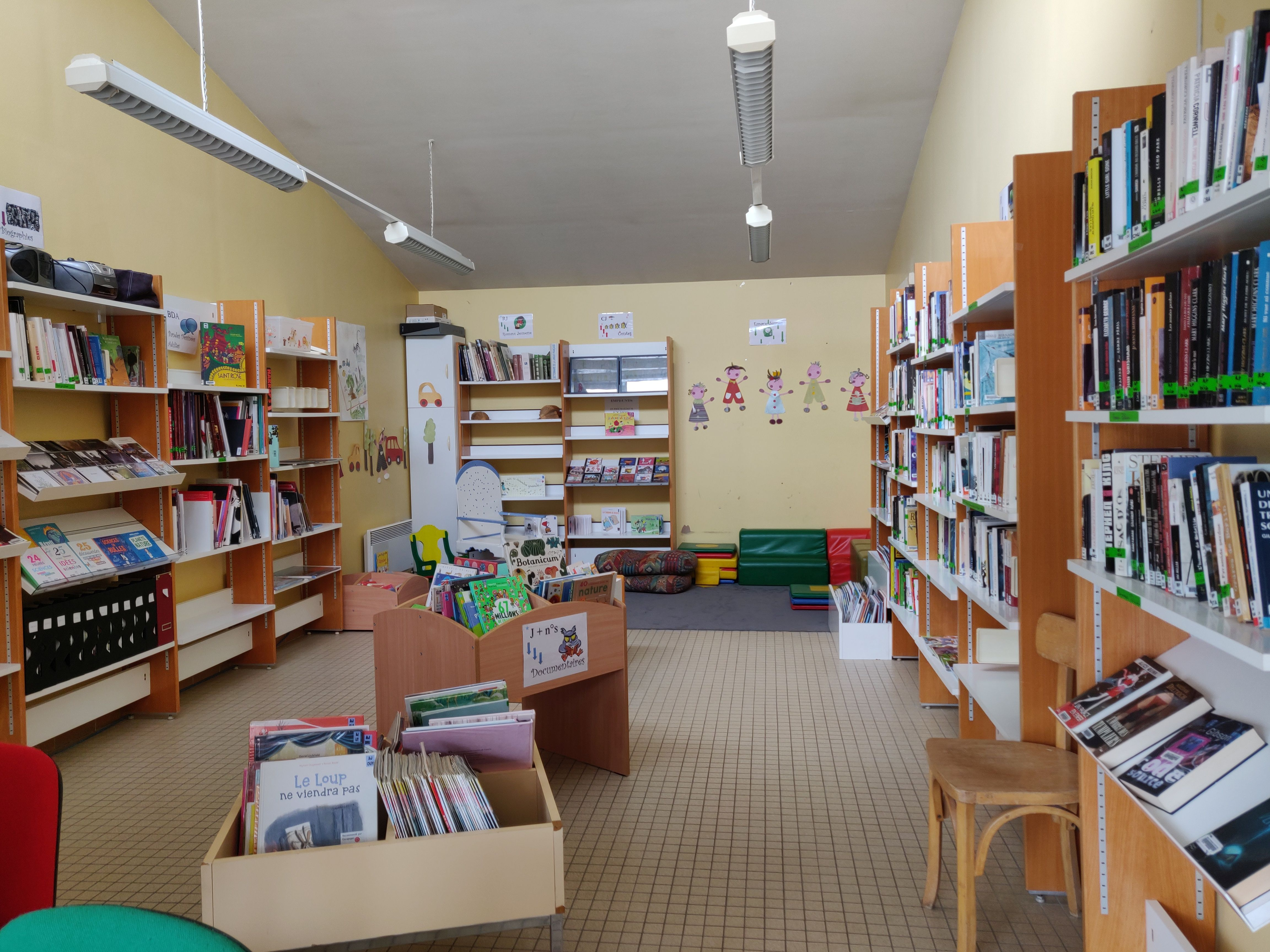 Intérieur de la Bibliothèque Municipale d’Arthon