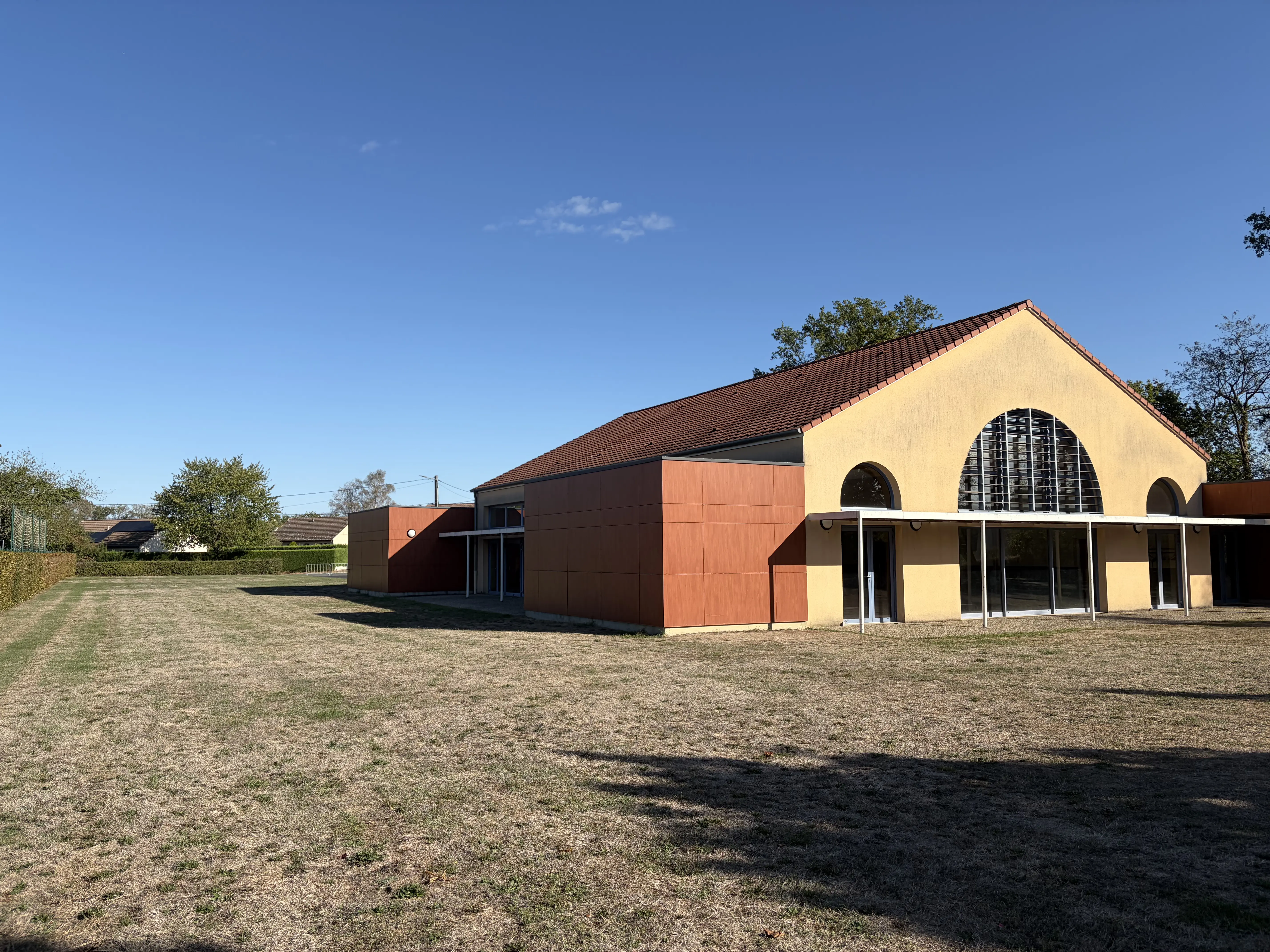 Vue extérieure de la salle multi-activités d’Arthon