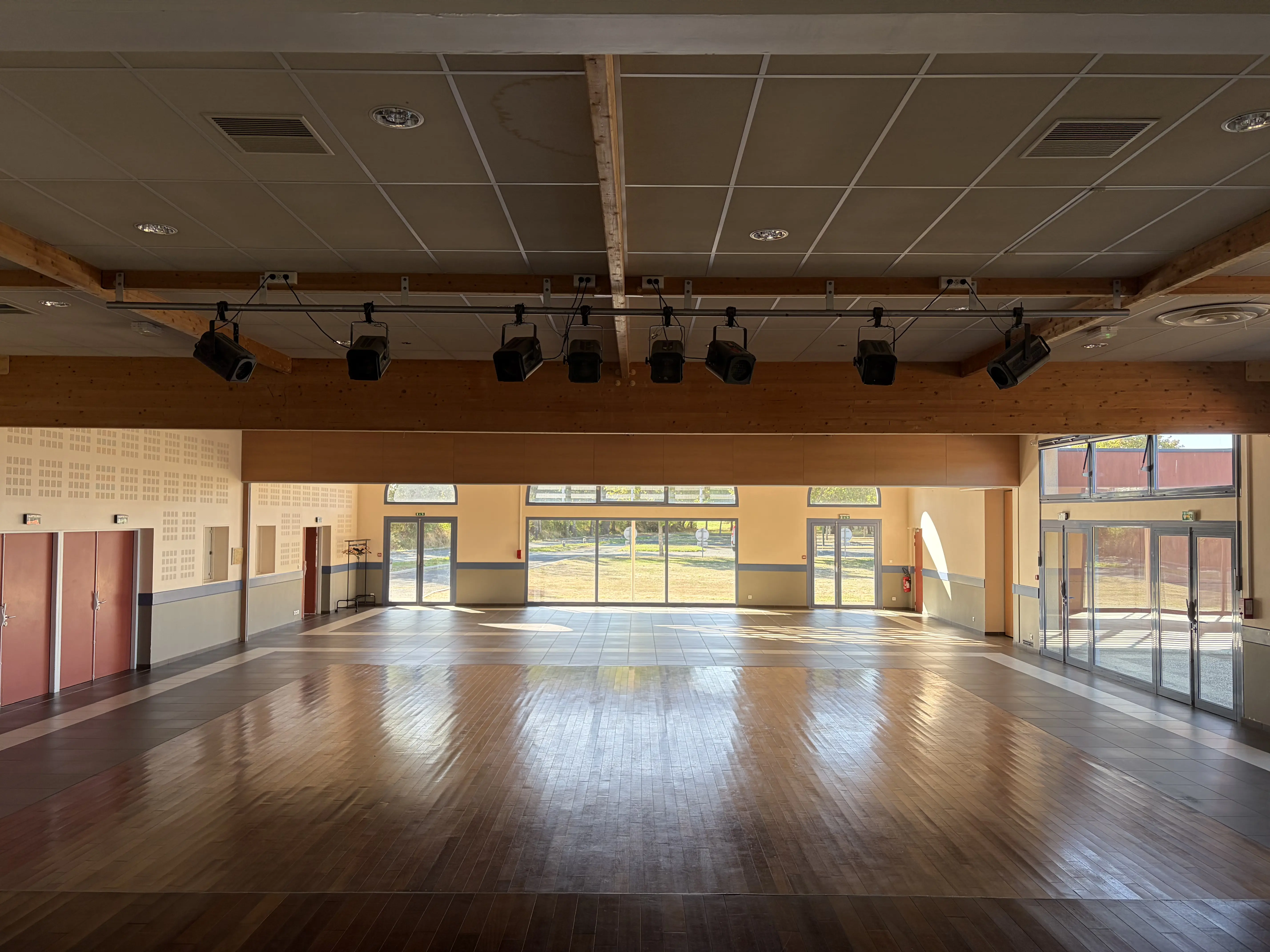 Parquet central et scène de la grande salle